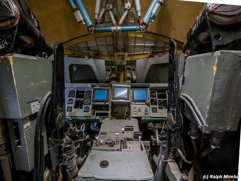 Невероятное открытие в Казахстане: фотографу посчастливилось сделать снимки заброшенного ангара для космических кораблей