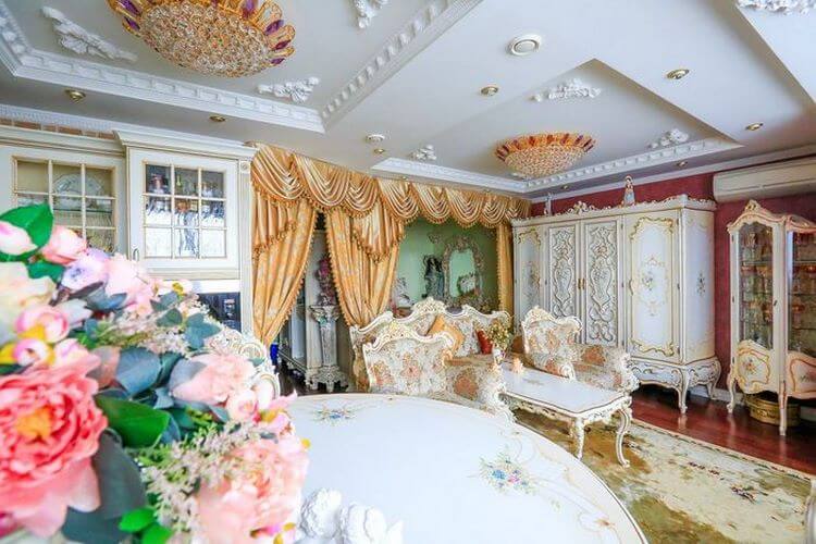 Россиянка Аэлита превратила свою однокомнатную квартиру в роскошный дворец