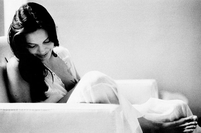 Серия самых нежных снимков Джоли, сделанных Брэдом Питтом.